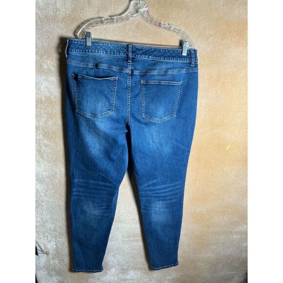 Maurices Womens Blue Denim Skinny Jeans Size 18W Regular Fit - Picture 3 of 6